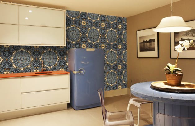 the kitchen in retro style with retro fridge blue_small kitchen modern design with white kitchen cabinets, diy dining table round in blue and blue tapestry with pattern