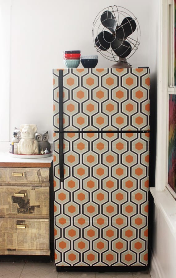 cool kitchen design with diy retro refrigerator_bastelidee for redesigning refrigerator with adhesive film