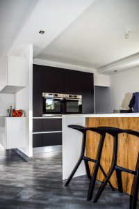 Tidy, simple modern kitchen 